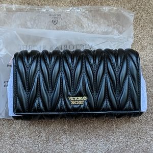 Clutch Victoria's secret